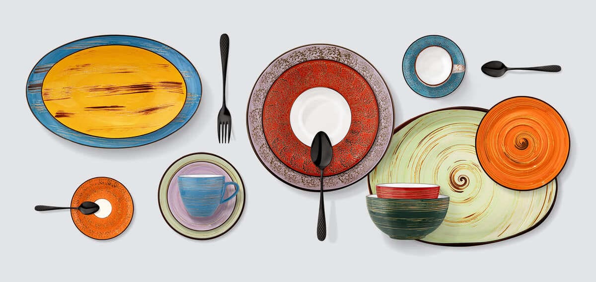 Коллекция цветной посуды из фарфора